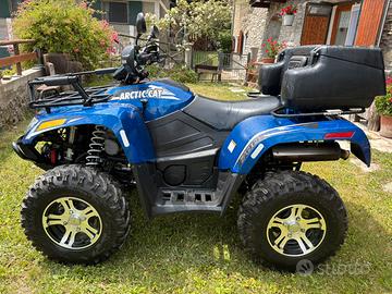 ARTIC CAT 700- Quad Atv. CON CINGOLI DA NEVE