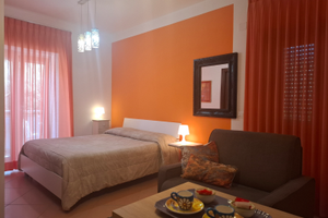 Agropoli, in villa con giardino e posto auto