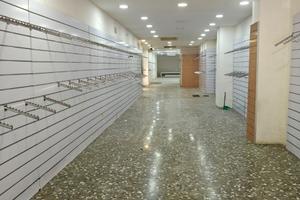 Locale commerciale 280 mq 1100 mensile