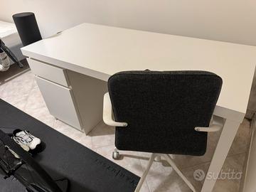 Scrivania e sedia ikea