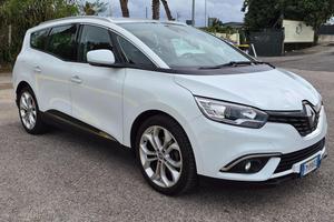 Privato vende Grand Scenic 7 posti