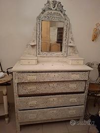 casettone e specchio dipinto 