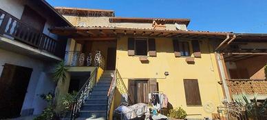 Immobile in asta di 150 m² con 3 locali a Besozzo