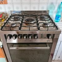 piano cottura 5 fuochi e forno a gas