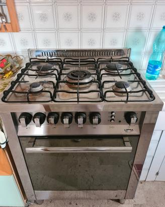 piano cottura 5 fuochi e forno a gas