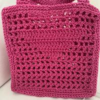 Borsa in cotone lavorata ad uncinetto