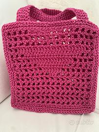Borsa in cotone lavorata ad uncinetto