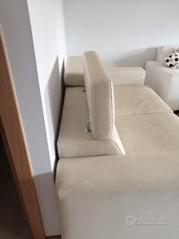 Divano in ecopelle con letto