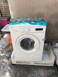 Lavatrice funzionante 