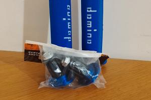 manopole domino con tappini 