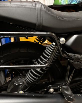 Kit borse GiVi Corium CRM106 + CRM105 e supporti X