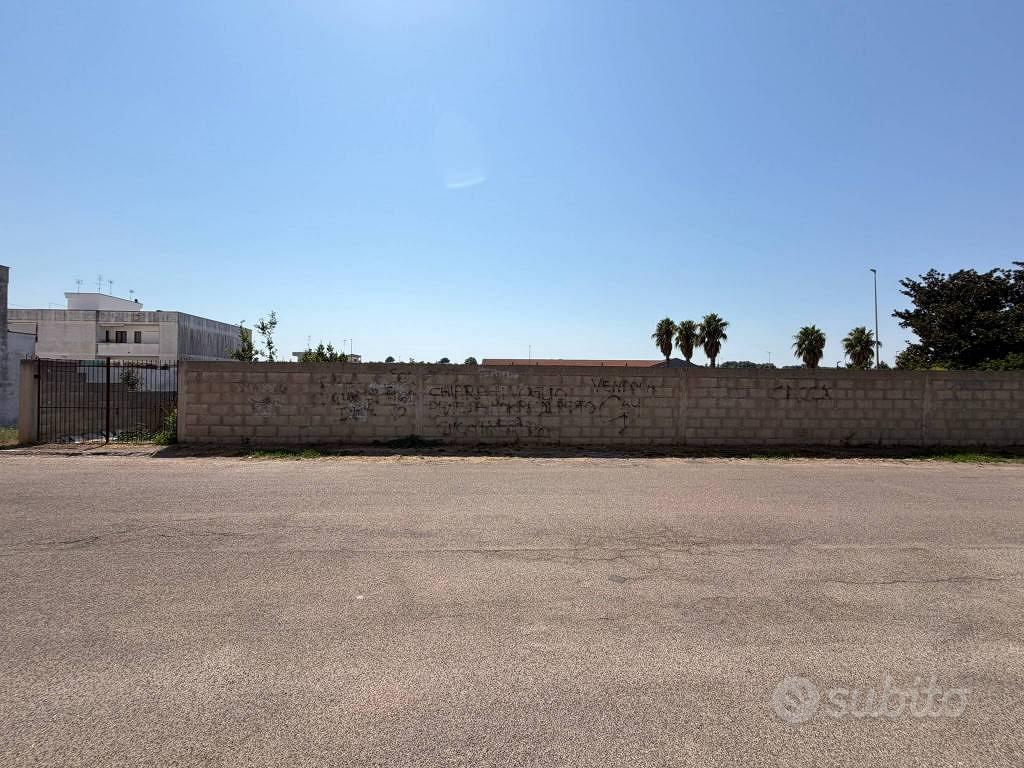 Terreno di 599 m² a Calimera - Altro