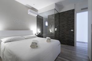 Guest Friends Deluxe