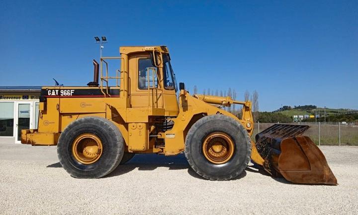 Pala gommata - CAT 966 F