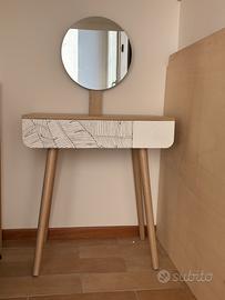 Mobile trucco toeletta