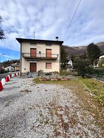 Villa di 204 m² con 5 locali e posto auto a Valbro