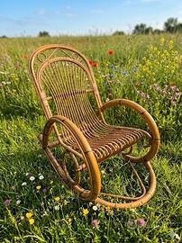 sedia a dondolo in midollino