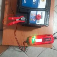 carica batteria per auto