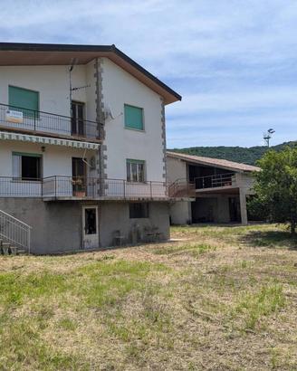Villa di 311 m² con più di 5 locali a Torreano
