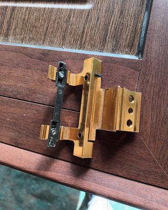 Cerniere per alluminio