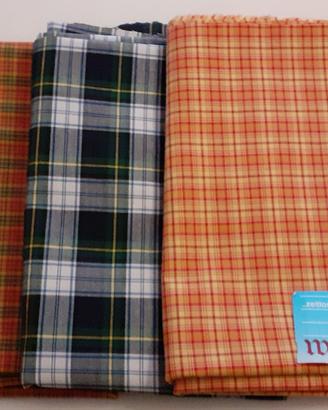 N. 3 scampoli di tessuto