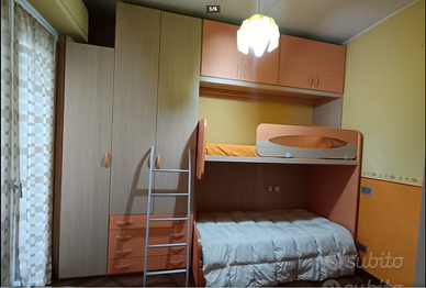 Camera ragazzi 3 posti più libreria e cassettiera