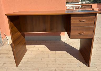 Scriviania in Legno