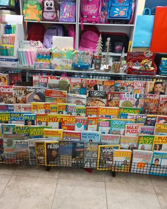 arredamento edicola cartoleria 