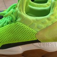 scarpe Versace chain reaction