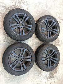 4 PNEUM. INVERN. COME NUOVI CON ANCHE4 CERCHI LEGA