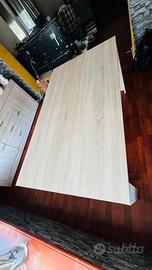 Tavolo moderno effetto legno