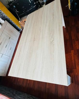 Tavolo moderno effetto legno