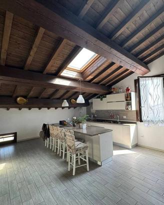 Appartamento di 174 m² con 5 locali a Concordia su