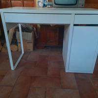 Scrivania ikea micke