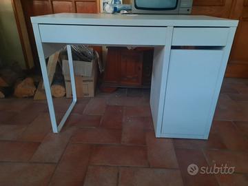 Scrivania ikea micke