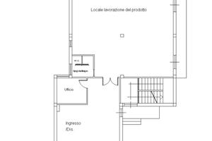 Locale commerciale con ampio parcheggio