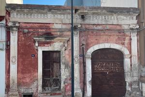 Indipendente da ristrutturare con giardino Talsano