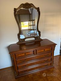 Cassettiera con specchio