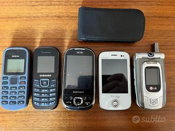 Set Cellulari funzionanti ma con batterie da sos