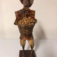 Statueta vintage in carta pesta