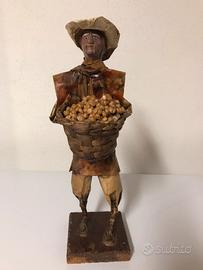 Statueta vintage in carta pesta