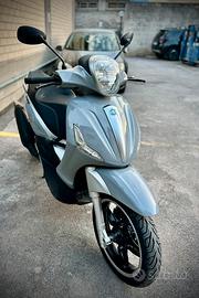 Piaggio Beverly 350 / Beverly