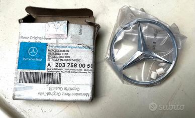 Mercedes stemma originale e presa d’aria bagagliai