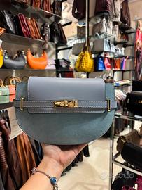 Borsa a soalla in pelle di vitello e suede