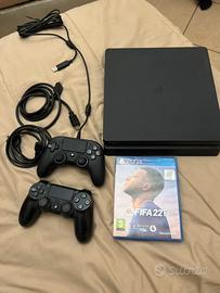 Ps4 con 2 joistick e Fifa22