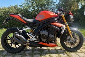 Triumph Speed Triple R 1200 RS