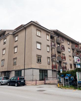 Appartamento con box auto - Via Tiberio