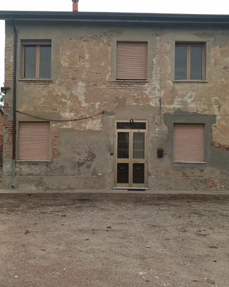 Casa semindipendente con lavori da fare