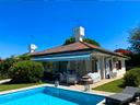 villa-con-3-camere-e-piscina-tutta-al-piano-terra