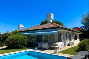 Villa con 3 camere e piscina tutta al piano terra